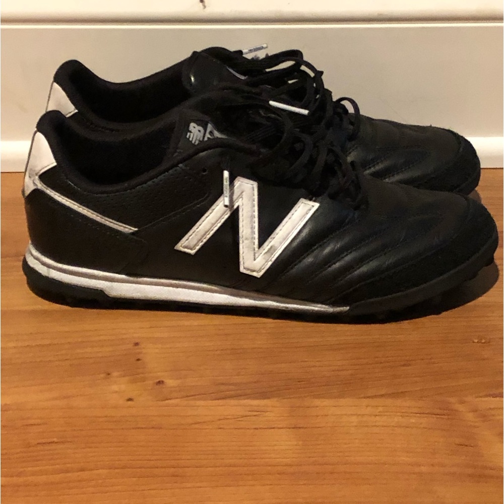 MEN’S SIZE 8.5 NEW BALANCE 442 INDOOR/ TURF SOCCER SHOE
